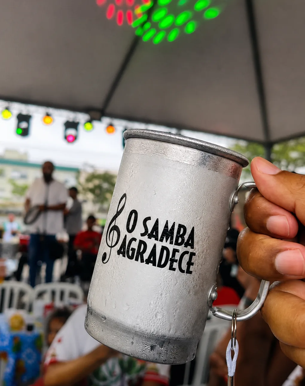 Caneca personalizada alusiva ao samba